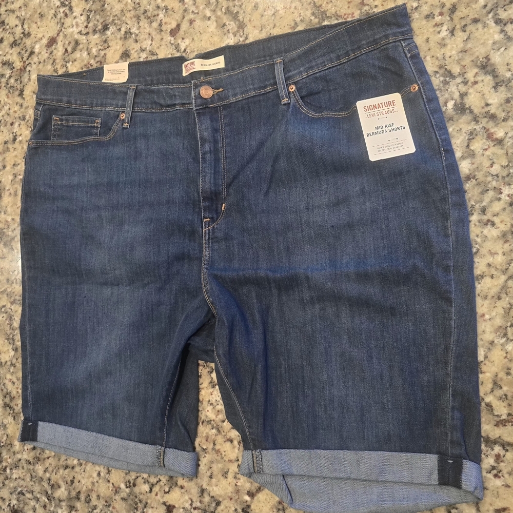 Signature Levi Strauss NWT Mid Rise Bermuda Denim Shorts Size 24 Dark Wash